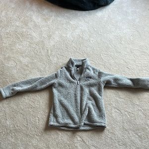 patagonia fluffy gray quarter zip medium